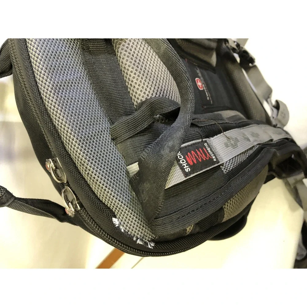 Swissgear Synergy Pro 16 inch Laptop Backpack Black Gray Small Rip See Pic